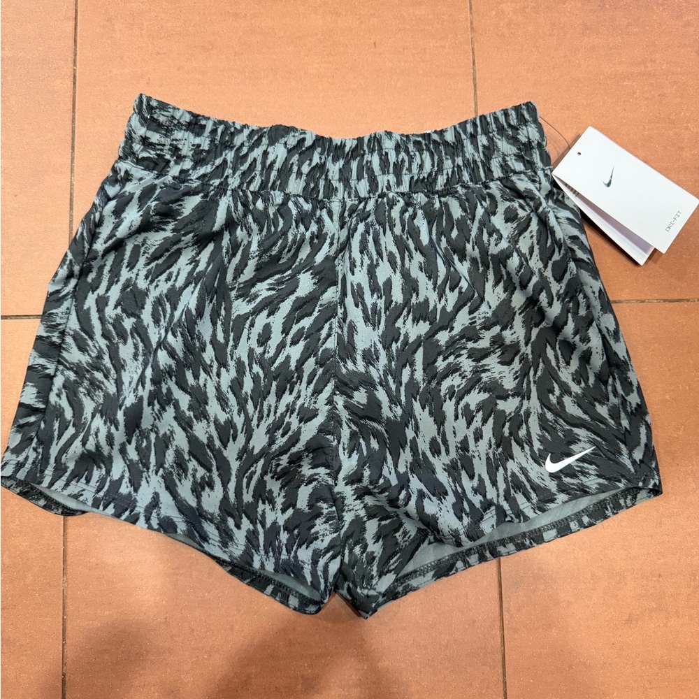 NWT Nike Girls Printed Shorts